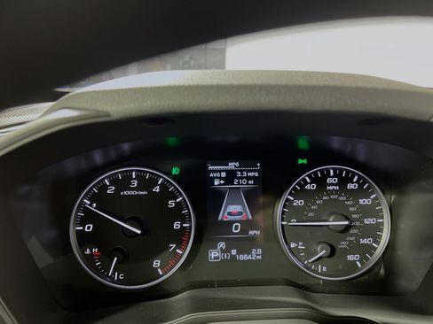 Used 2024 Subaru Crosstrek 2.0i Premium image 21