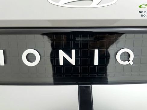 Used 2025 Hyundai Ioniq 5 SE RWD image 33