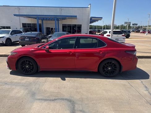 Used 2021 Toyota Camry XSE FWD image 4