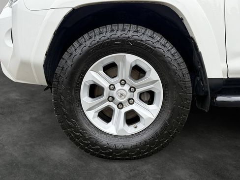 Used 2019 Toyota 4Runner SR5 Premium AWD/4WD image 4