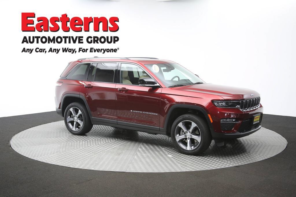 Used 2023 Jeep Grand Cherokee 4WD 4xe w/ Luxury Tech Group II image 50