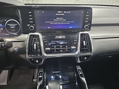 Certified 2023 Kia Sorento SX AWD/4WD image 20