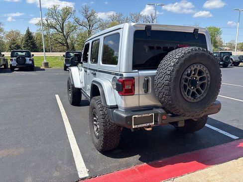 Used 2022 Jeep Wrangler Unlimited Rubicon w/ Xtreme Recon 35" Tire Package image 8