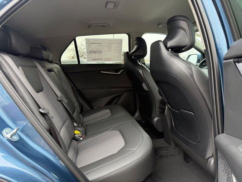 New 2026 Kia Niro EX image 5