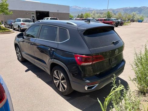 Used 2022 Volkswagen Taos SE AWD/4WD image 3