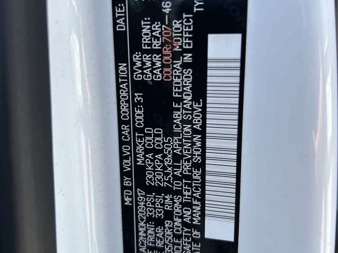 Used 2019 Volvo XC40 T4 R-Design FWD image 15