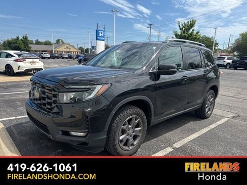 Used 2024 Honda Passport TrailSport image 2