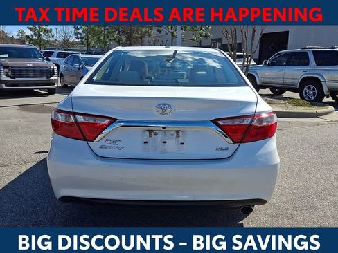 Used 2017 Toyota Camry XLE w/ Moonroof Package image 6