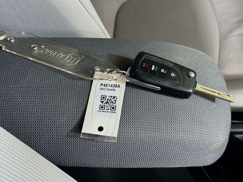 Used 2022 Toyota Corolla LE FWD image 32