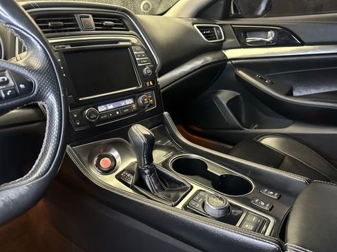 Used 2022 Nissan Maxima SV w/ Floor Mat Group FWD image 25
