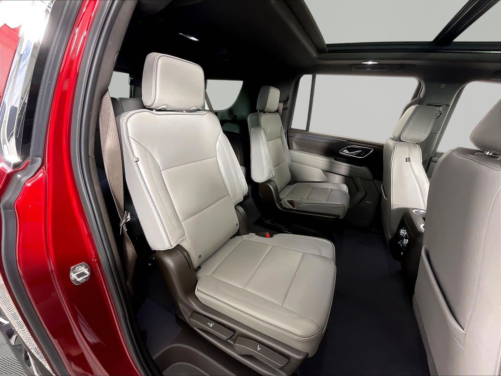 Used 2023 GMC Yukon XL SLT w/ SLT Premium Package AWD/4WD image 25