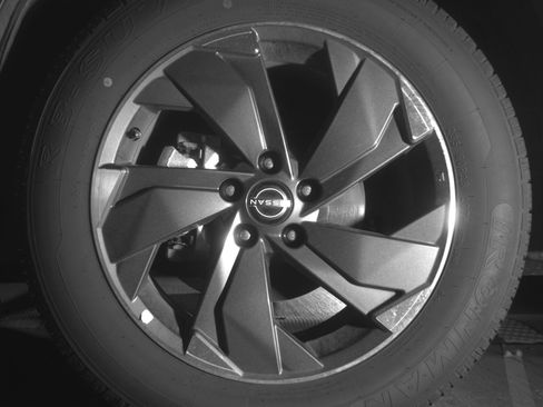 Used 2025 Nissan Rogue SV FWD image 12