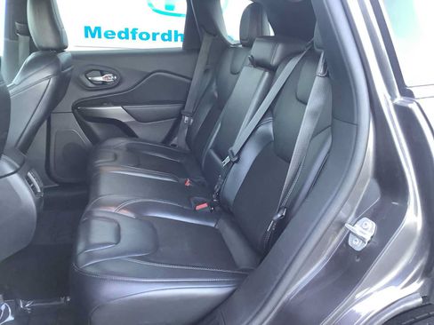 Used 2020 Jeep Cherokee Latitude Plus w/ Cold Weather Group AWD/4WD image 13