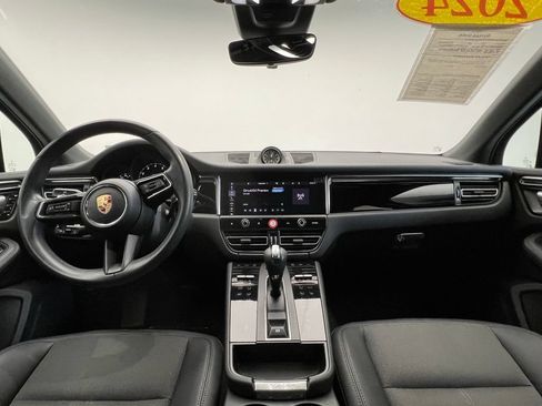 Used 2024 Porsche Macan AWD/4WD image 6