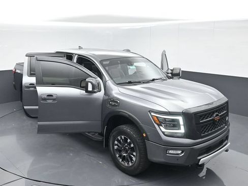 Used 2022 Nissan Titan PRO-4X w/ Pro-4x Convenience Package AWD/4WD image 58