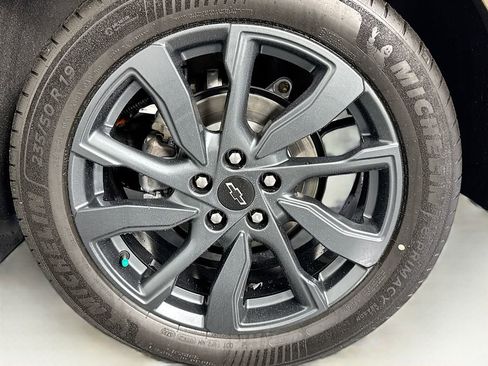 Used 2023 Chevrolet Equinox RS w/ RS Leather Package FWD image 32