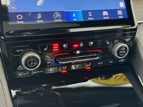 Used 2023 Jeep Grand Cherokee Summit image 16