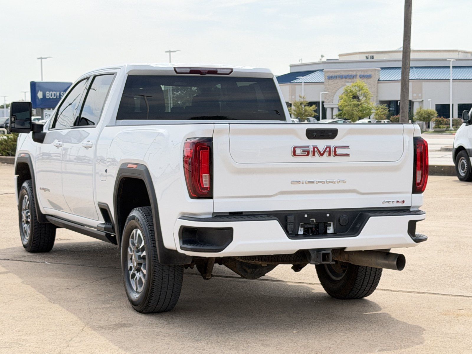 Used 2023 GMC Sierra 2500 AT4 w/ Gooseneck/5TH Wheel Package AWD/4WD image 6