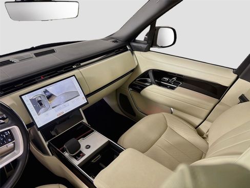 Certified 2025 Land Rover Range Rover Autobiography AWD/4WD image 22