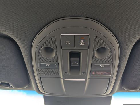 Used 2023 Genesis G70 2.0T w/ Sport Prestige Package image 21