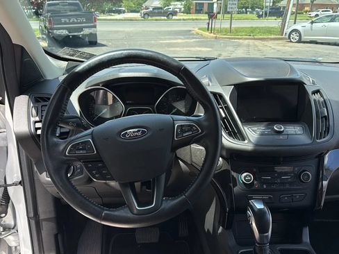 Used 2019 Ford Escape SEL AWD/4WD image 15