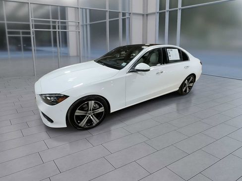 Used 2022 Mercedes-Benz C 300 4MATIC Sedan image 4