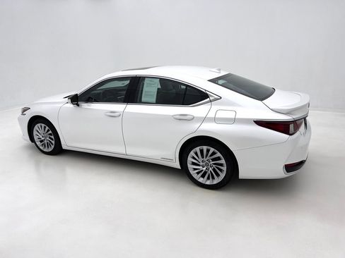 Used 2019 Lexus ES 300h image 10
