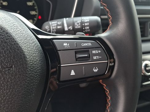 Used 2023 Honda Pilot Sport image 21