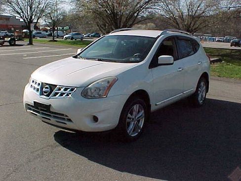 Used 2012 Nissan Rogue SV AWD/4WD image 4
