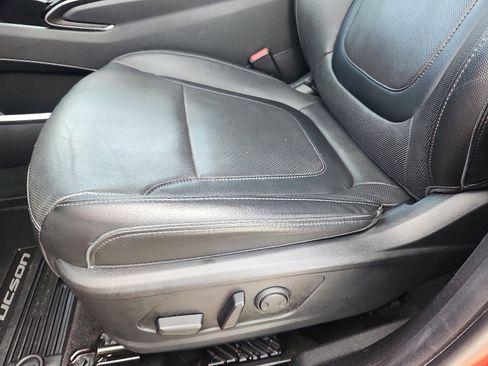 Certified 2022 Hyundai Tucson Limited w/ Winter Package image 20