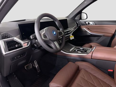 New 2026 BMW X5 xDrive50e w/ M Sport Package image 9