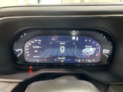 Used 2023 GMC Yukon XL Denali Ultimate AWD/4WD image 30