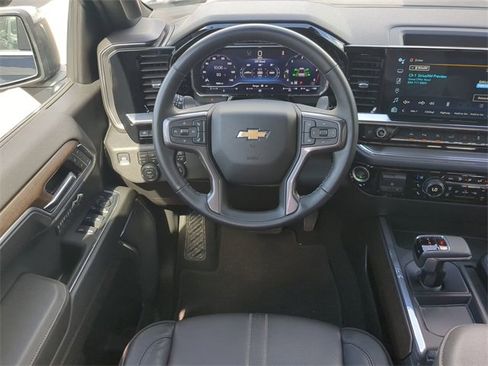 Certified 2024 Chevrolet Silverado 1500 High Country w/ Technology Package image 18