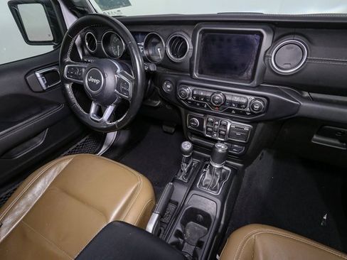 Used 2022 Jeep Wrangler Unlimited Sahara w/ Cold Weather Group image 18