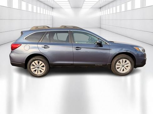 Used 2017 Subaru Outback 2.5i Premium AWD/4WD image 4
