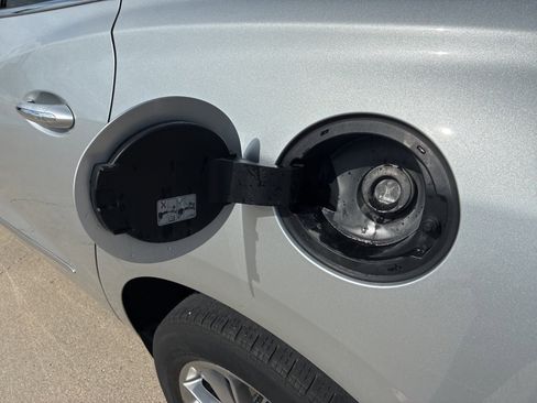 Used 2022 Buick Enclave Avenir image 13