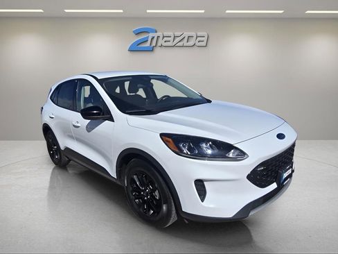 Used 2020 Ford Escape SE Sport image 7