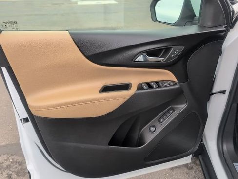 Used 2024 Chevrolet Equinox Premier image 19