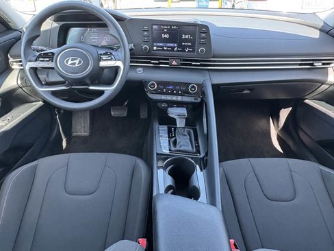 Used 2025 Hyundai Elantra Hybrid FWD image 20