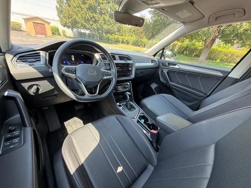Used 2022 Volkswagen Tiguan SE FWD image 9
