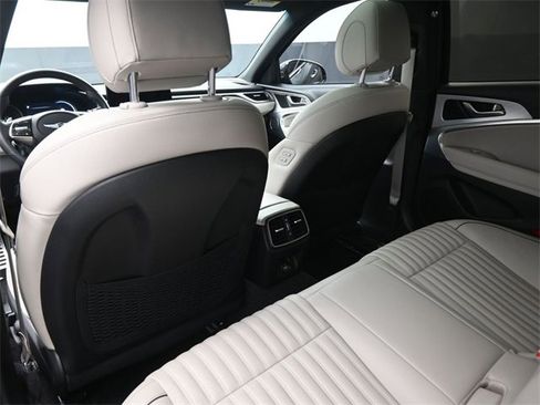 Used 2023 Genesis G70 2.0T w/ Sport Prestige Package image 12