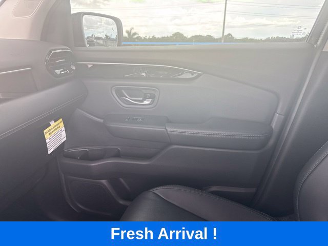Used 2025 Honda Pilot EX-L image 11