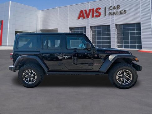 Used 2025 Jeep Wrangler Rubicon w/ Convenience Group image 5