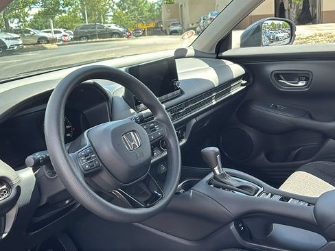 Used 2025 Honda HR-V LX image 25