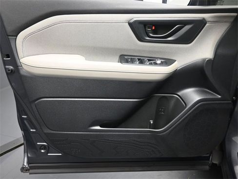 Used 2025 Subaru Forester Premium w/ Convenience Package #1 image 20