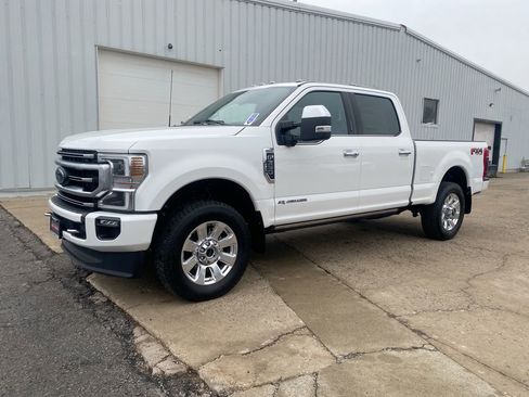 Used 2022 Ford F350 Platinum w/ FX4 Off-Road Package AWD/4WD image 4