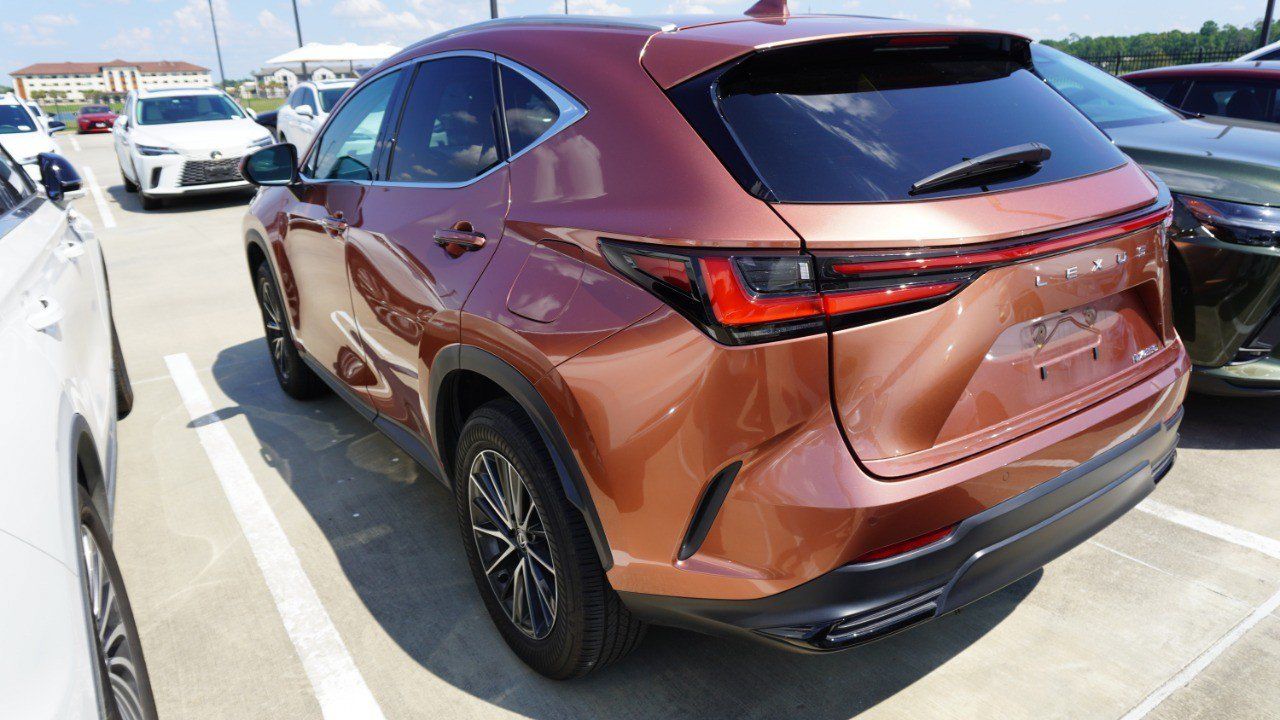 Used 2025 Lexus NX 250 FWD w/ Accessory Package (Z1) image 7