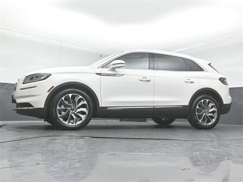 Certified 2023 Lincoln Nautilus Reserve w/ Luxury Package image 40