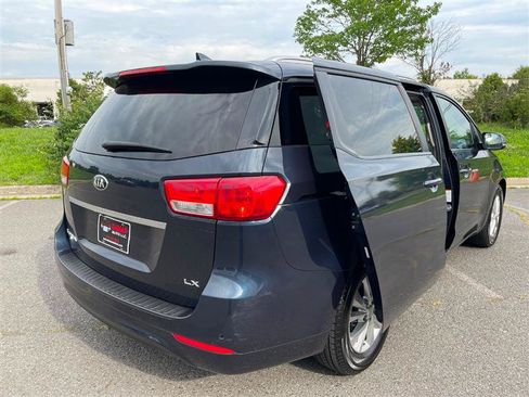 Used 2017 Kia Sedona LX w/ LX Essentials Premium Package FWD image 52