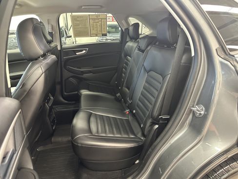 Used 2024 Ford Edge SEL w/ Convenience Package image 5